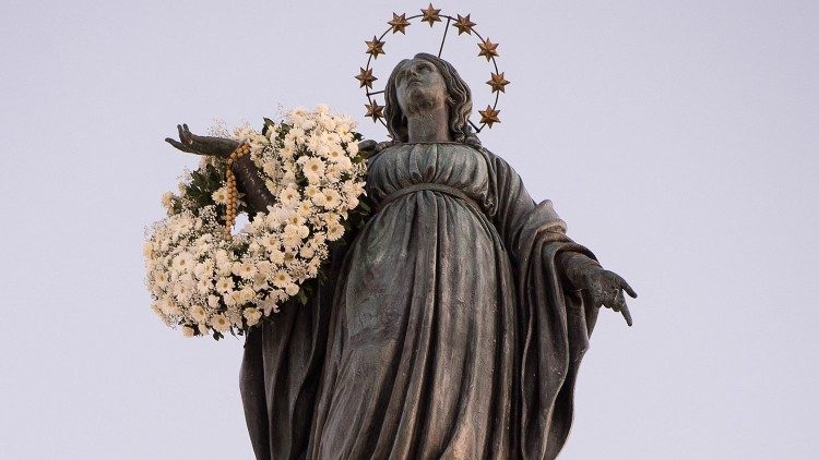 Papa: como Maria, acolher os grandes dons de Deus com admiração e simplicidade